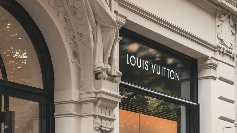 Louis Vuitton объявил о сотрудничестве со спортивными командами Реал Мадрид: детали