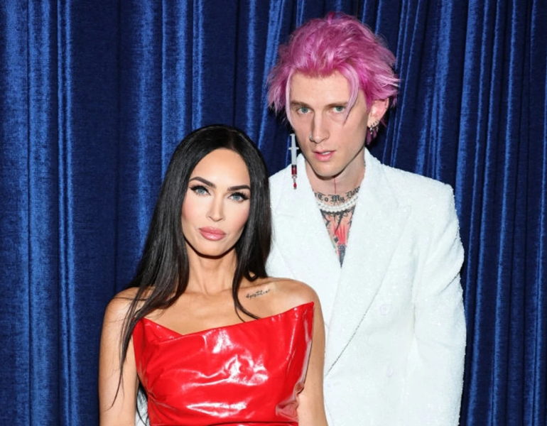 Меган Фокс стала мамою вчетверте, а батько дитини розсекретив її стать. Відео