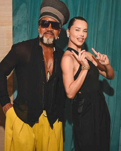 Наречена Стейтема у м'ятному максі та дружина Мессі з голим животом покрасувалися на модній вечірці. Фото