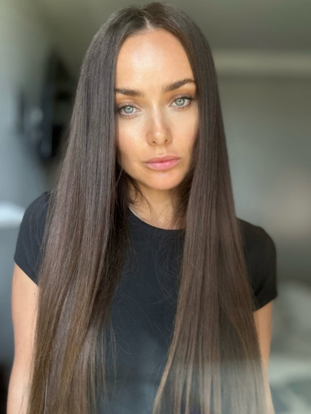 "Не знаю, як це може поєднуватись": Мішина з нагоди 36-річчя емоційно звернулася до фанатів у траурний день