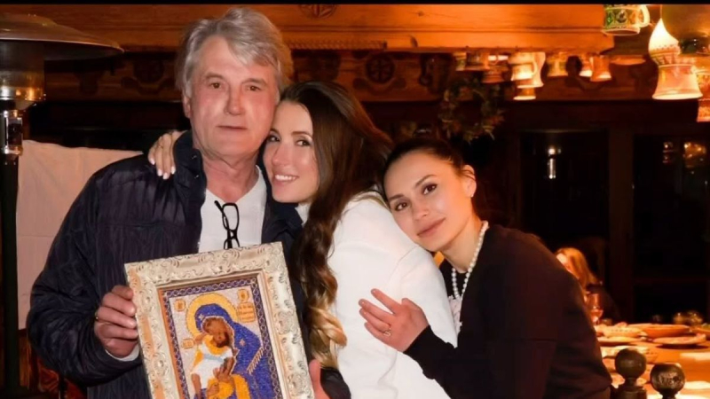 Невестка Виктора Ющенко показала фото самого младшего внука экс-президента: редкие кадры