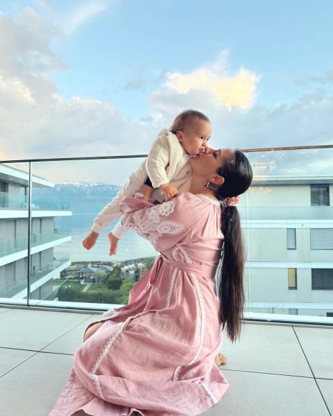 Онуфрійчук показала, як синочок уперше паску і крашанку куштував. Відео