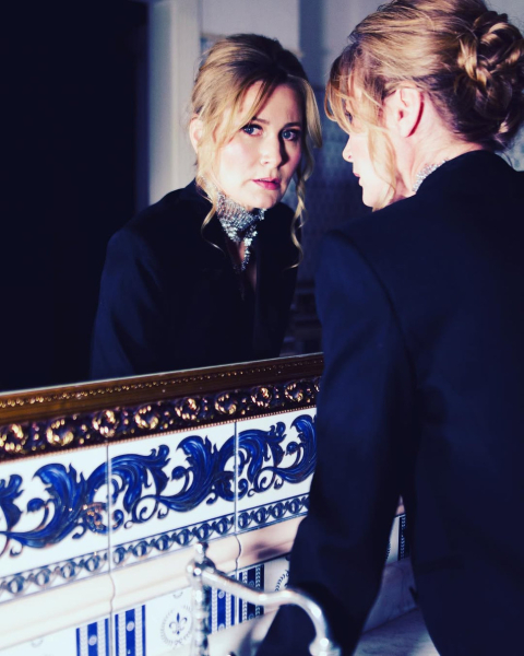 Популярність після 30, дієти і розлучення з чоловіком-актором: цікаве з життя зірки "Скажене весілля" Віри Кобзар