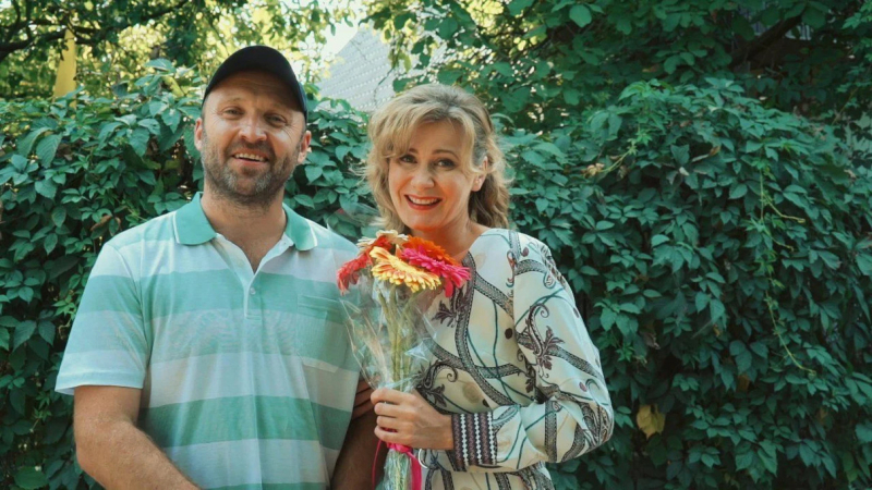 Популярність після 30, дієти і розлучення з чоловіком-актором: цікаве з життя зірки "Скажене весілля" Віри Кобзар