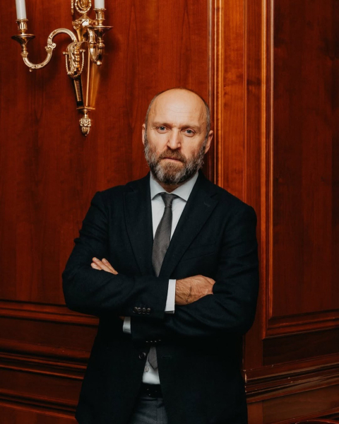 Популярність після 30, дієти і розлучення з чоловіком-актором: цікаве з життя зірки "Скажене весілля" Віри Кобзар