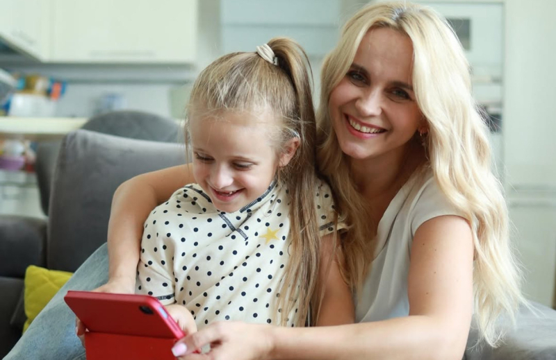 "Привела мене під контроль": Ребрик показала тренування з 6-річною дочкою