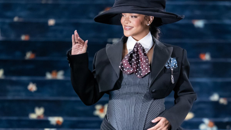 Рианна объявила о третьей беременности на Met Gala 2025