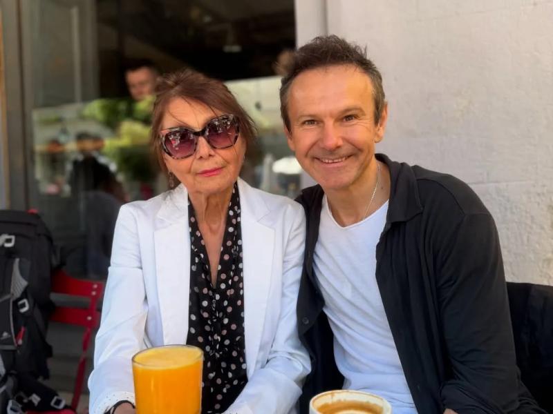 Святослав Вакарчук показался с мамой и рассказал о своей поездке во Львов