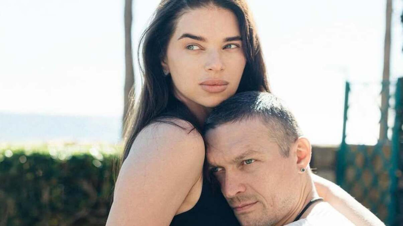 Сыновья в Испании, а дочери в Украине: жена Усика объяснила, почему их дети не живут вместе