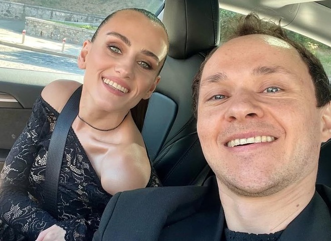 Войтенко показав пікантні фото із дружиною з нагоди першої річниці шлюбу